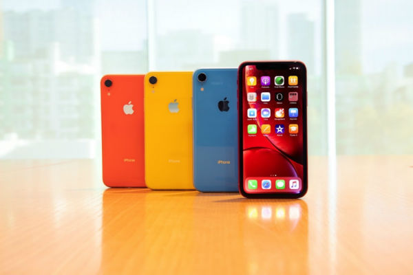 Apple cắt giảm sản lượng iPhone lần hai
