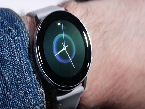 Samsung Galaxy Watch Active, thiết kế gọn gàng, phong cách