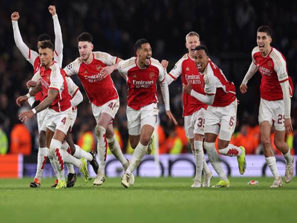 Bóng đá QT ngày 13/3: Arsenal vào tứ kết Cup C1 sau 14 năm