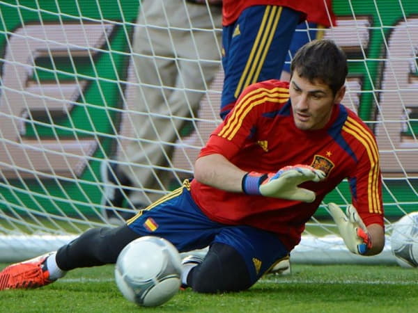 Iker Casillas là thủ môn giữ sạch lưới nhiều nhất thế giới
