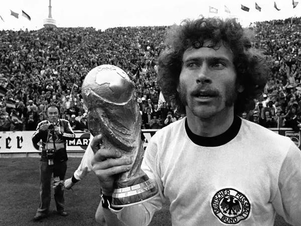 Paul Breitner cầu thủ Đức thành công tại Real Madrid