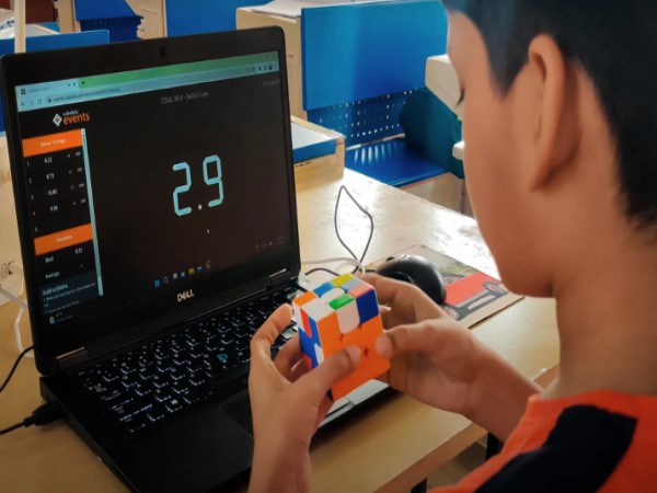Lợi ích và thách thức khi tham gia các giải Rubik online